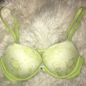 EUC Victoria Secret Bra 34D 🌸